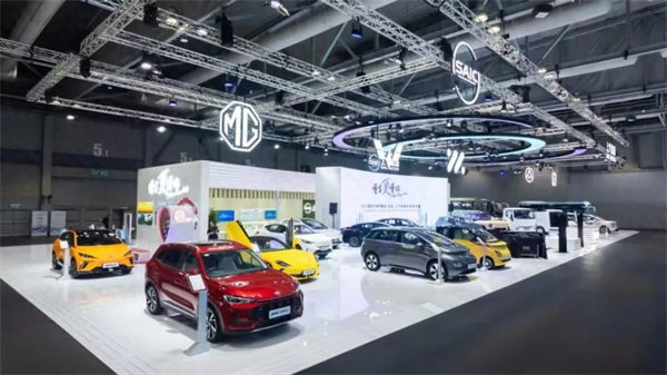 上汽用半年時間，展現出中國汽車“頭雁”的變革偉力