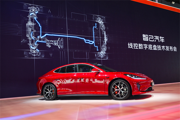 智己汽車發(fā)布線控?cái)?shù)字底盤技術(shù)，今年下半年率先量產(chǎn)上車線控底盤 開(kāi)啟“具身智能”新時(shí)代