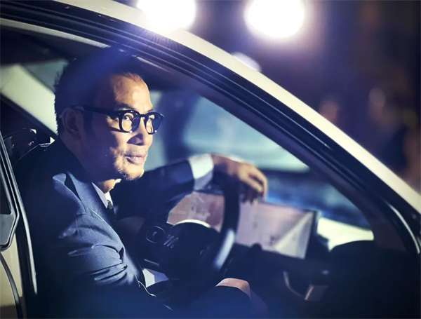 智己汽車重磅登陸香港市場，6系雙車同步上市